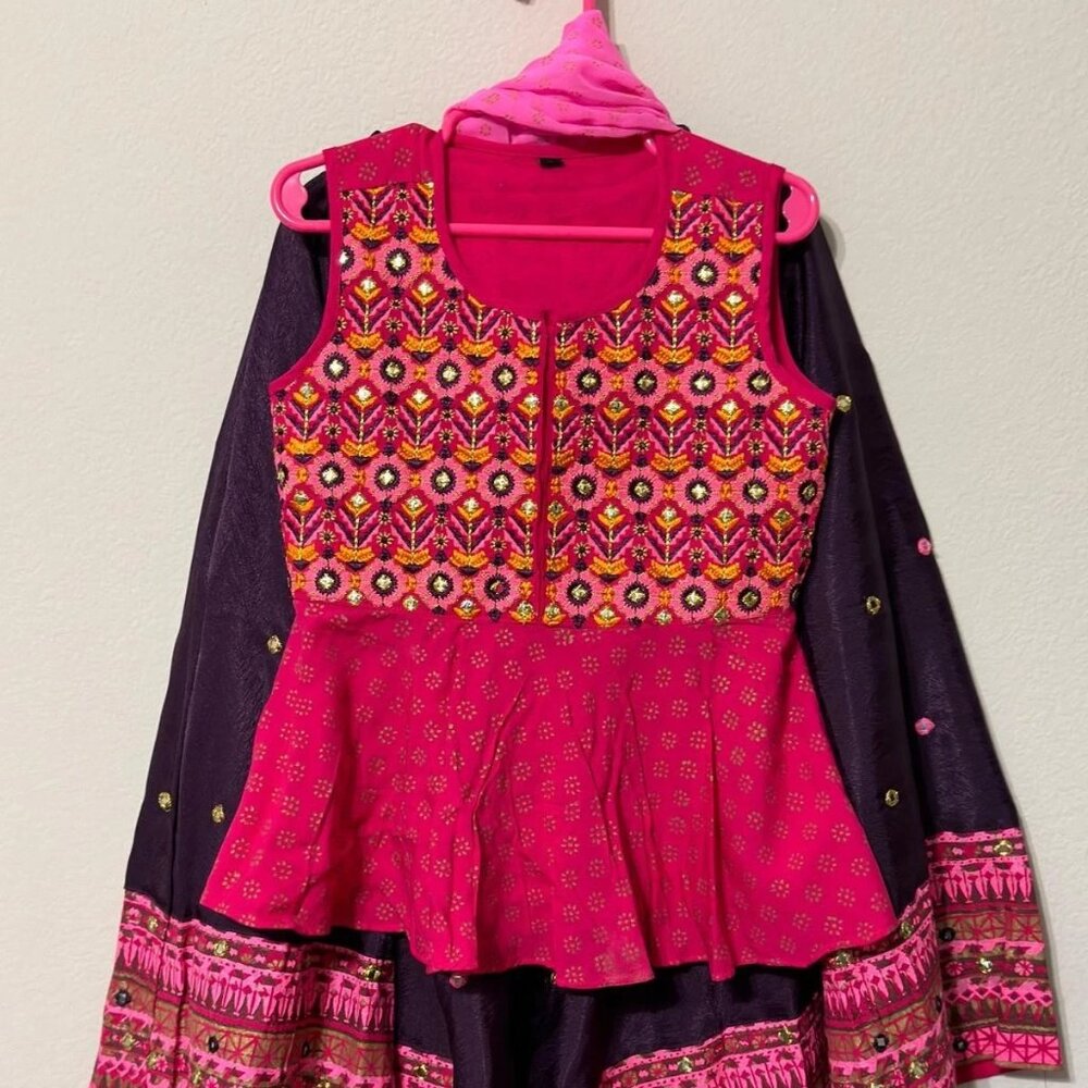 Girls Traditional Sleeveless Top, Lehenga Skirt & Dupatta Pink Purple Size 4-5